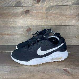 Nike air max oketo Womens size 9 sneakers black white athletic running shoes